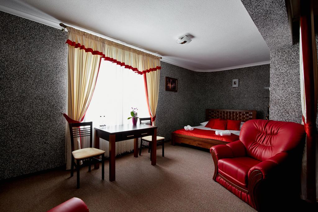Hotel Rota Biała Podlaska Esterno foto