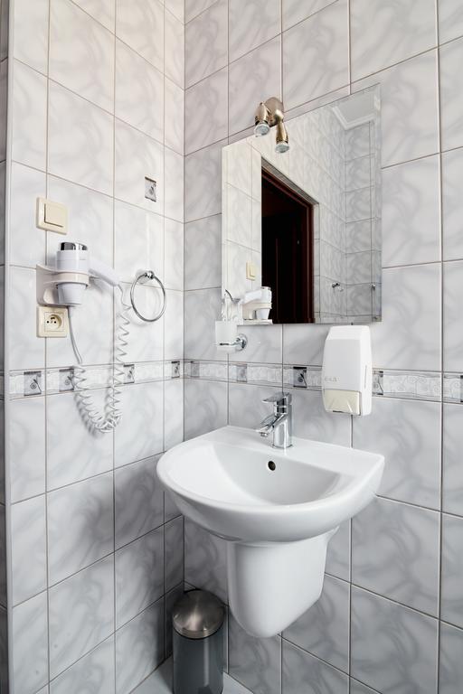 Hotel Rota Biała Podlaska Esterno foto